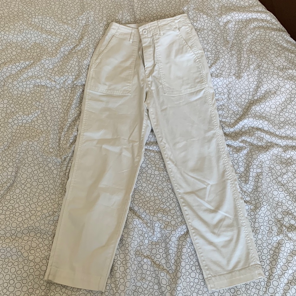 Never worn! Uniqlo - high waisted white cargo pants